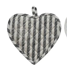 Load image into Gallery viewer, Pot Holder Heart Shaped Quilted Cotton