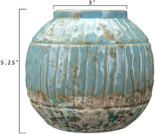 Load image into Gallery viewer, Distressed Terra Cotta Planter