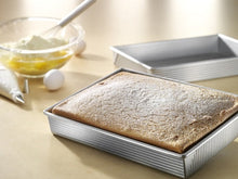 Load image into Gallery viewer, USA Pan Rectangular Cake Pan